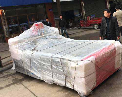 發(fā)【專車直達(dá)】1臺煥圖寫真機(jī)和1臺銀田雕刻機(jī)發(fā)往寧鄉(xiāng)奧俊數(shù)碼