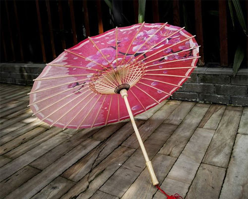 【湘潭】幫助客戶解決核心工藝，登騰廣告設(shè)備煥圖寫真機(jī)開辟新的產(chǎn)業(yè)