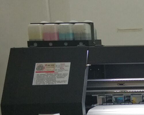 寫真機添加墨水也不是小事 注意方法防止導(dǎo)致機器故障