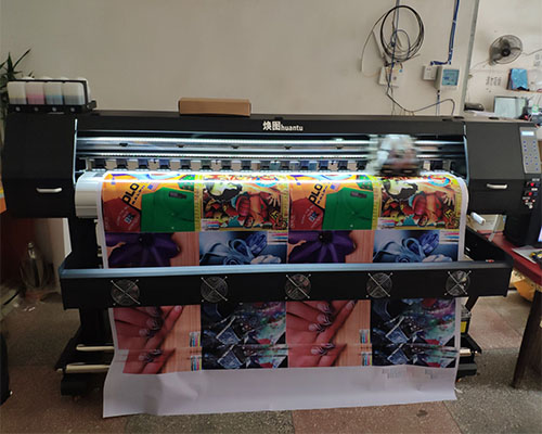 【益陽(yáng)】大幅圖文購(gòu)戶(hù)外寫(xiě)真機(jī)選1.6米幅面 價(jià)格更低性?xún)r(jià)比更高