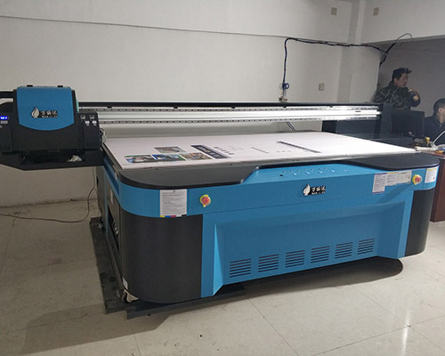 【懷化佳吉廣告】簽約不含糊 因萬麗達(dá)uv打印機(jī)價(jià)格很理想