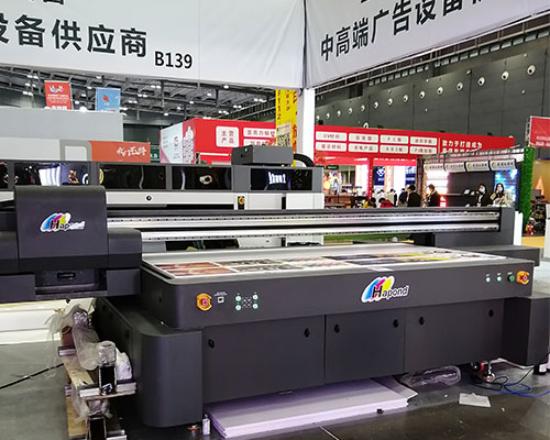 廣告加工中uv平板機真的是萬能打印機嗎？