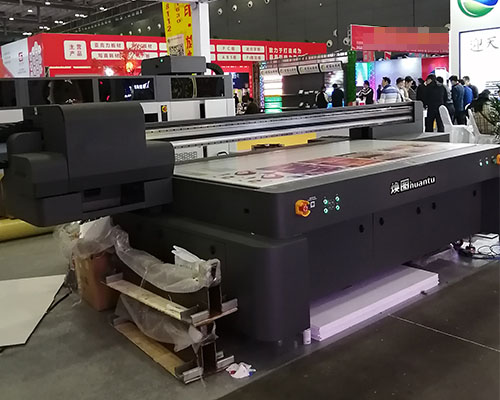 uv平板打印機噴印過程中出現(xiàn)圖案偏色怎么辦