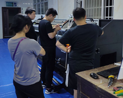 【衡陽南岳康總】再次簽訂購買一臺煥圖重型旗幟寫真機(jī)