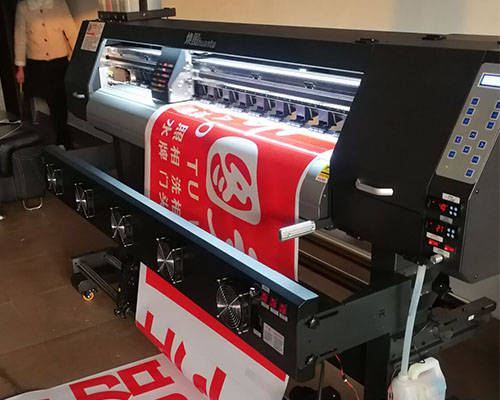 圖文廣告店購買壓電寫真機(jī) 選煥圖單頭經(jīng)濟(jì)款就對了