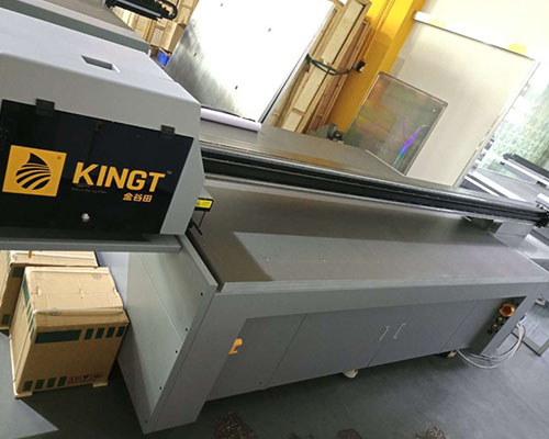 uv平板打印機(jī)噴頭保養(yǎng)過程 警惕這幾點(diǎn)錯誤的地方