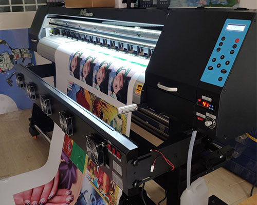 廣告寫真機(jī)假后上崗 注意這幾點(diǎn)后再開機(jī)打印