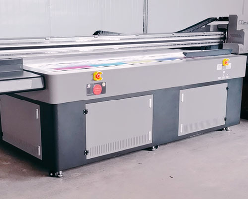 要想提高五金制品的生產(chǎn)競爭力 可少不了金屬uv平板機(jī)