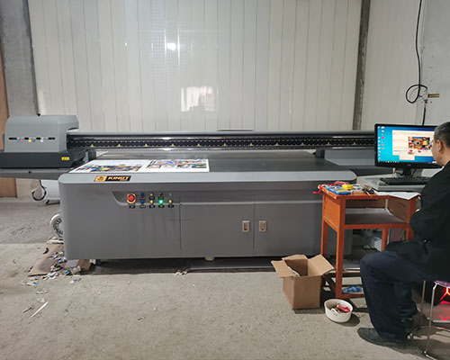 婁底冷江羅總購買一臺(tái)金谷田2513uv平板機(jī) 順利安裝