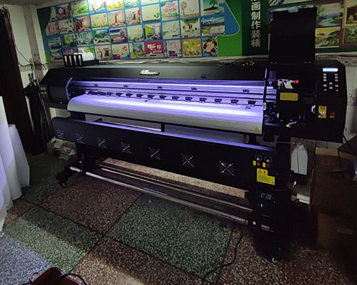 老客戶曾老板：繼戶內(nèi)機(jī)后 又購(gòu)買一臺(tái)煥圖戶外寫(xiě)真機(jī)