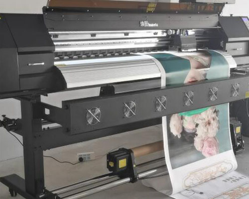 新疆馬老板：購(gòu)買一臺(tái)煥圖裝飾畫(huà)寫(xiě)真機(jī) 八色高配置