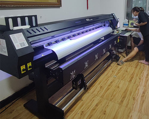 寧鄉(xiāng)移門(mén)行業(yè)李總：順利購(gòu)買(mǎi)一臺(tái)煥圖單頭戶(hù)內(nèi)印花機(jī)