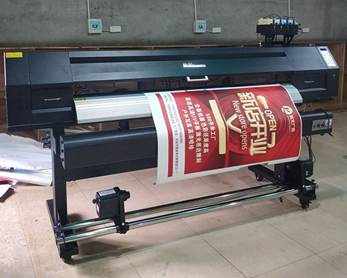 高溫持續(xù)在線的湖南 寫真噴繪機(jī)又該如何保養(yǎng)？