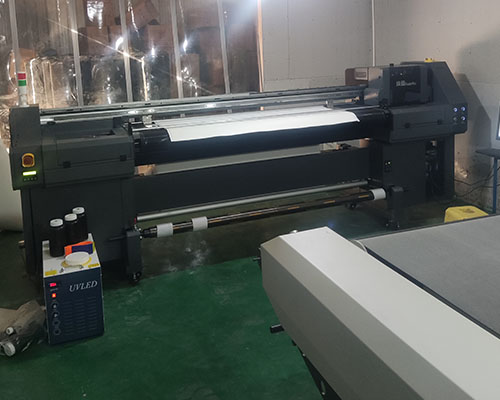 煥圖品牌走進(jìn)湖南體育行業(yè) 足球uv打印機(jī)印刷后雕刻機(jī)切割