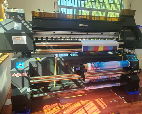岳陽(yáng)某工藝傘廠開始用煥圖旗幟寫真機(jī) 老板感嘆沒早點(diǎn)換