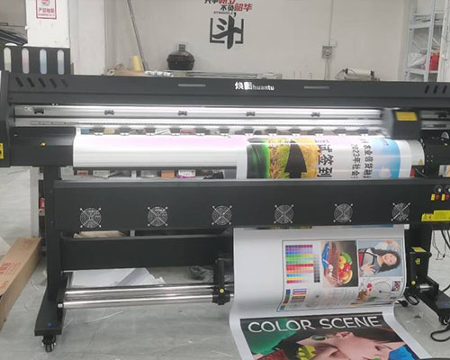 長(zhǎng)沙心心圖文：繪圖儀老客戶又購(gòu)買一臺(tái)煥圖戶外寫真機(jī)