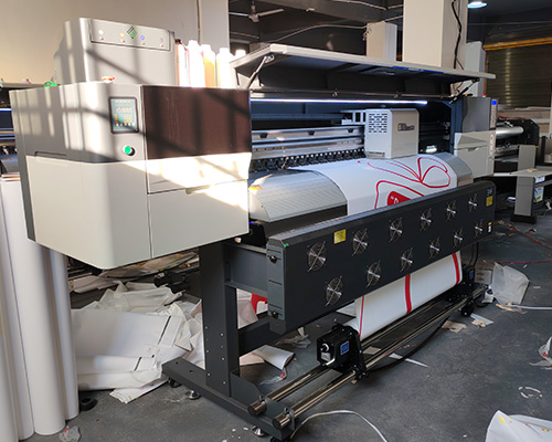 煥圖四頭戶外寫真機(jī)高速生產(chǎn)來襲 廣告公司日產(chǎn)1000方