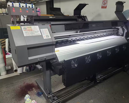 廣告店高性價比之選 煥圖寫真機助力鮮艷細膩畫面呈現(xiàn)