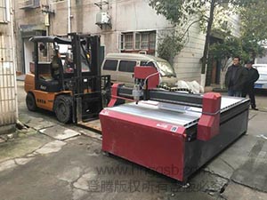 卓精雕刻機雕刻機送貨.jpg 卓精雕刻機雕刻機送貨.jpg