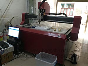 四維木工雕刻機.jpg 四維木工雕刻機.jpg