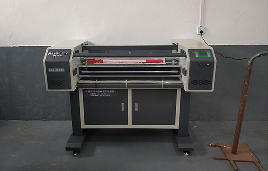 色帶條幅機(jī).jpg 色帶條幅機(jī).jpg