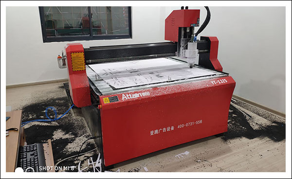 銀田木工雕刻機.jpg