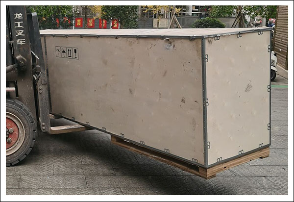 煥圖1.8米雙頭寫(xiě)真機(jī)發(fā)貨.jpg 煥圖1.8米雙頭寫(xiě)真機(jī)發(fā)貨.jpg