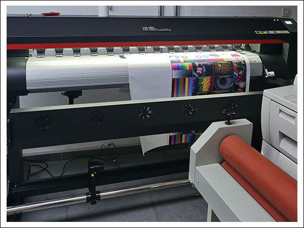 煥圖單頭1.6米寫真機和覆膜機.jpg