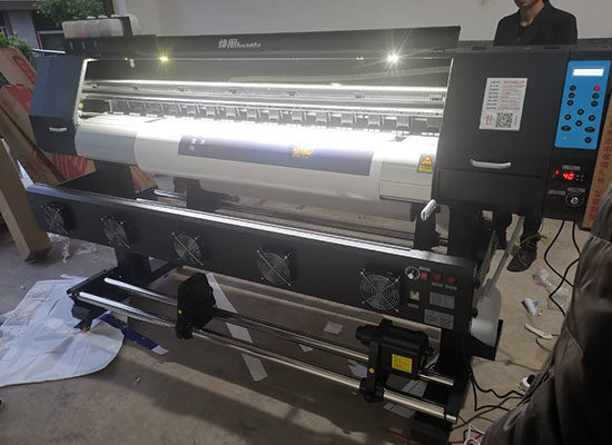 1634182974910725.jpg 簽約1.jpg