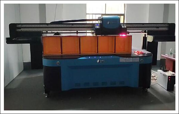 萬麗達(dá)uv平板打印機(jī).jpg 萬麗達(dá)uv平板打印機(jī).jpg