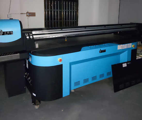 萬麗達(dá)uv平板打印機(jī).jpg 萬麗達(dá)uv平板打印機(jī).jpg