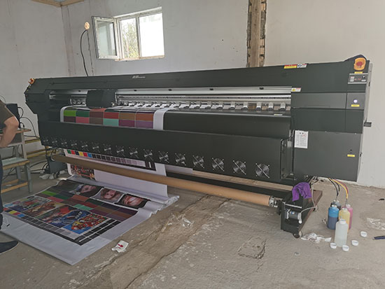 煥圖噴繪機(jī).jpg 煥圖噴繪機(jī).jpg