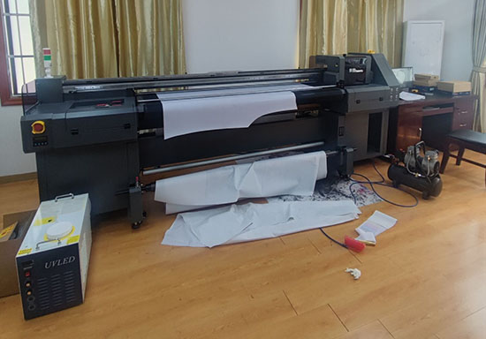 煥圖uv打印機.jpg 煥圖uv打印機.jpg