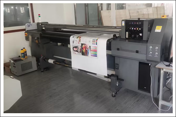 煥圖足球uv打印機(jī).jpg 煥圖足球uv打印機(jī).jpg