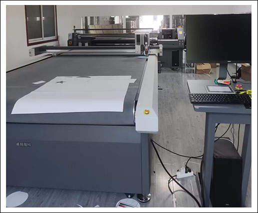 煥圖足球uv打印機(jī)和切割機(jī).jpg 煥圖足球uv打印機(jī)和切割機(jī).jpg