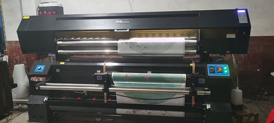 煥圖旗幟寫(xiě)真機(jī).jpg 煥圖旗幟寫(xiě)真機(jī).jpg