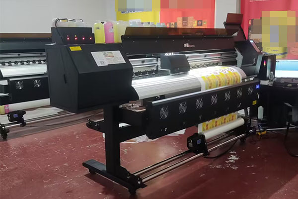 煥圖4頭高速寫真機(jī).jpg 煥圖4頭高速寫真機(jī).jpg