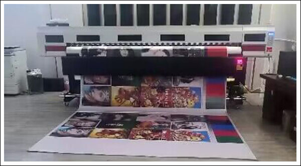 新疆老板特來湖南買煥圖3.2米戶外寫真機(jī)-1.jpg 新疆老板特來湖南買煥圖3.2米戶外寫真機(jī)-1.jpg