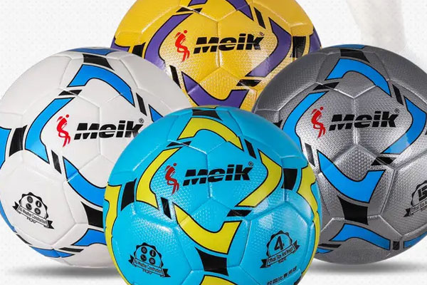 煥圖足球uv印花機打破傳統(tǒng)絲印局限 創(chuàng)新個性化生產力.jpg