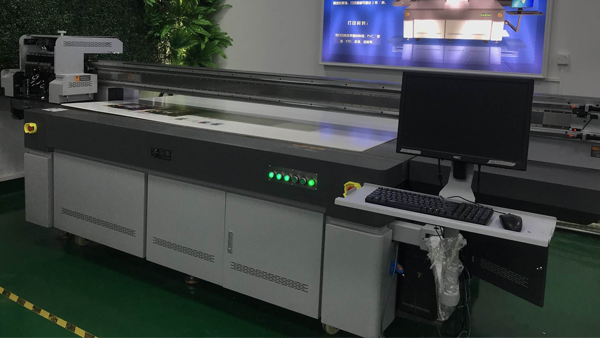 煥圖直尺uv平板機(jī)是文具生產(chǎn)商的理想選擇 提升品質(zhì)與速度2.jpg