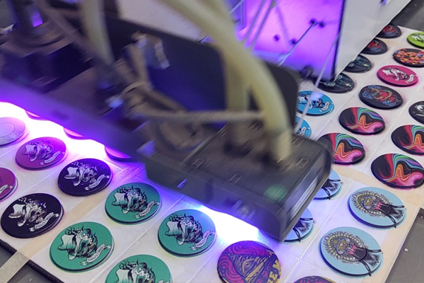 輕松打印小飾品 體驗(yàn)煥圖自動(dòng)識(shí)別視覺定位uv平板機(jī)的便捷操作1.jpg