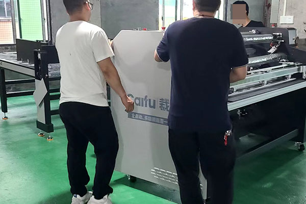 煥圖寫真機攜手切割機等多臺機器 助力婁底某廣告加工廠-2.jpg 煥圖寫真機攜手切割機等多臺機器 助力婁底某廣告加工廠-2.jpg