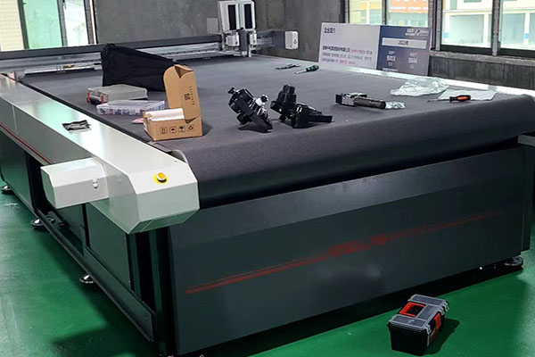 煥圖寫真機攜手切割機等多臺機器 助力婁底某廣告加工廠-3.jpg 煥圖寫真機攜手切割機等多臺機器 助力婁底某廣告加工廠-3.jpg