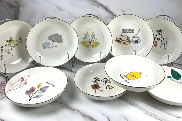 告別單調(diào)圖案 煥圖UV平板機讓陶瓷盤的圖案色彩更生動.jpg 告別單調(diào)圖案 煥圖UV平板機讓陶瓷盤的圖案色彩更生動.jpg