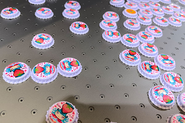 自動識別打印 煥圖UV平板機大批量簡化工藝品生產流程.jpg