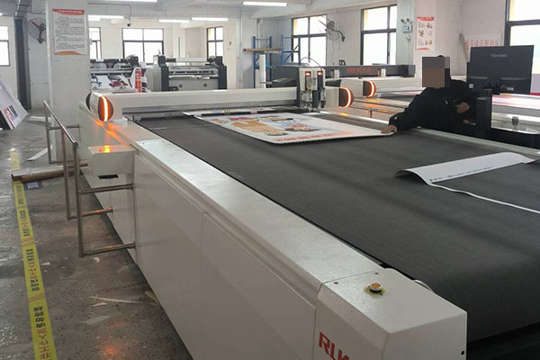 高速產(chǎn)出的煥圖四頭戶外寫真機 助力廣告加工廠提升競爭力2.jpg 高速產(chǎn)出的煥圖四頭戶外寫真機 助力廣告加工廠提升競爭力2.jpg