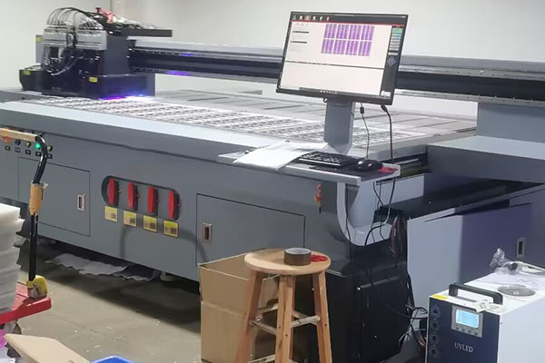 無需制版即可實(shí)現(xiàn)光油浮雕效果 煥圖玩具UV平板機(jī)的優(yōu)勢(shì).jpg 無需制版即可實(shí)現(xiàn)光油浮雕效果 煥圖玩具UV平板機(jī)的優(yōu)勢(shì).jpg