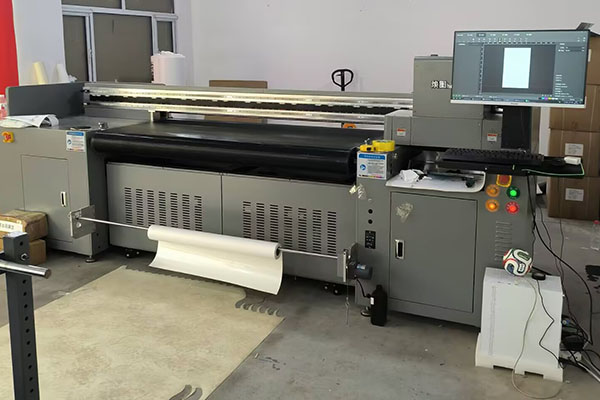 告別人工依賴 自動(dòng)化煥圖足球uv打印機(jī)助力體育產(chǎn)能翻倍.jpg 告別人工依賴 自動(dòng)化煥圖足球uv打印機(jī)助力體育產(chǎn)能翻倍.jpg